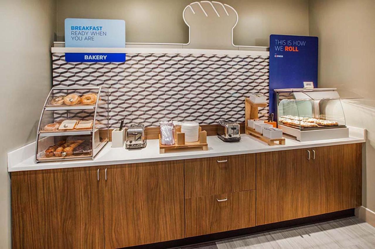 Holiday Inn Express Rochester - University Area By Ihg Luaran gambar